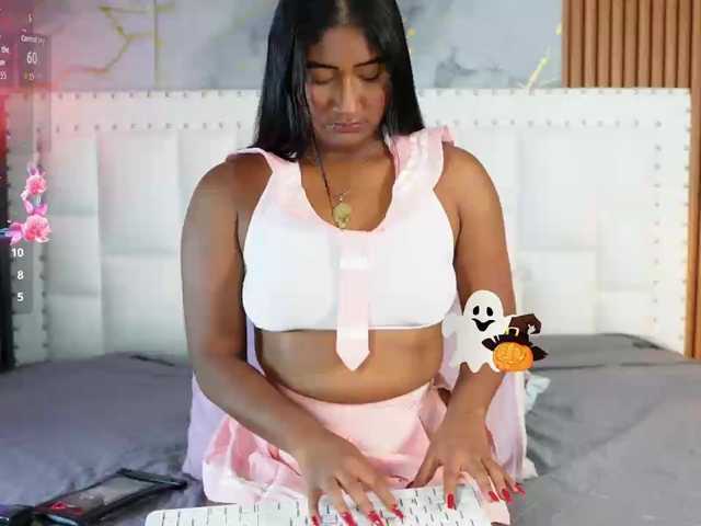Indiancutiie live cam on BongaCams