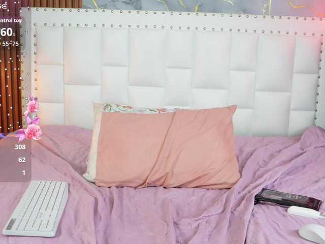 Indiancutiie live cam on BongaCams