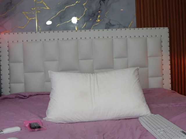 Indiancutiie live cam on BongaCams