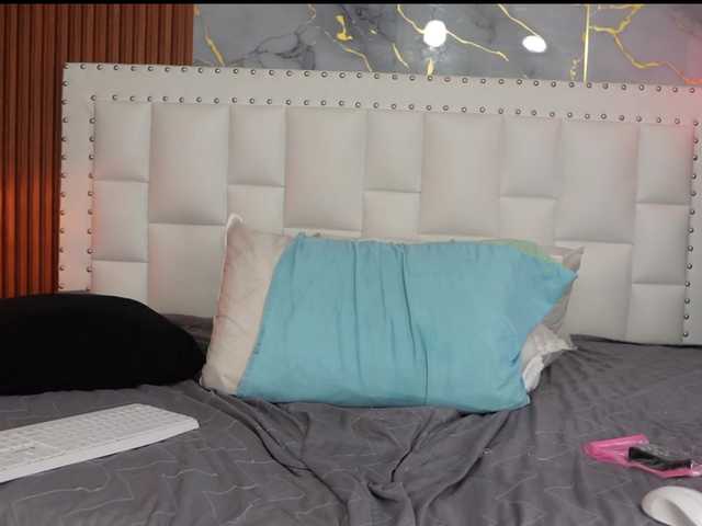 Indiancutiie live cam on BongaCams