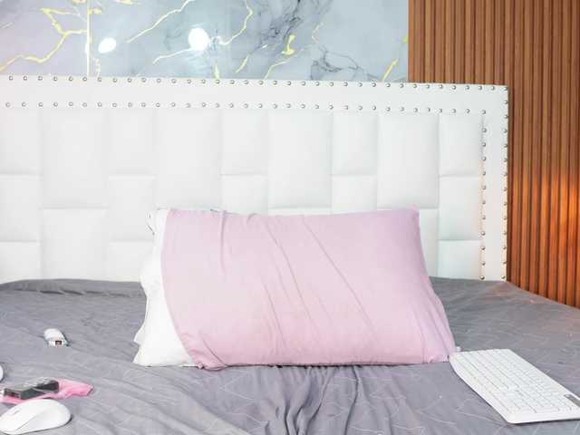 Indiancutiie live cam on BongaCams