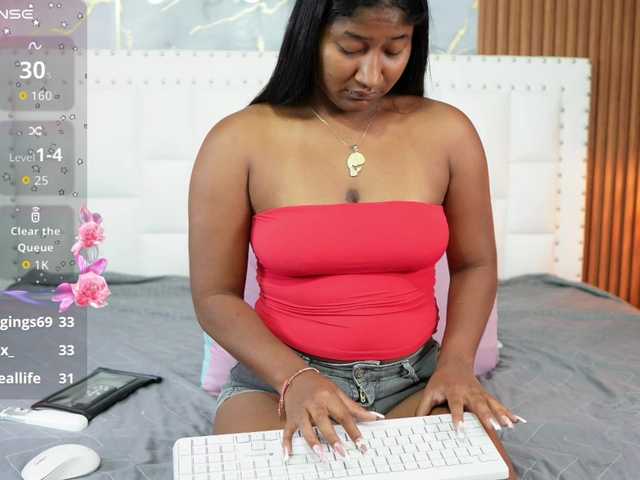 Indiancutiie live cam on BongaCams