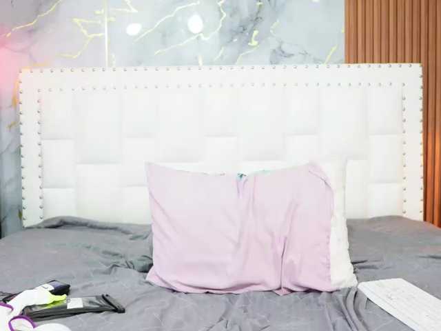 Indiancutiie live cam on BongaCams