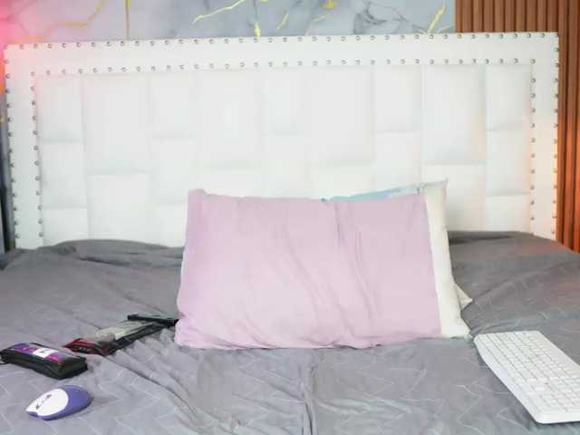 Indiancutiie live cam on BongaCams