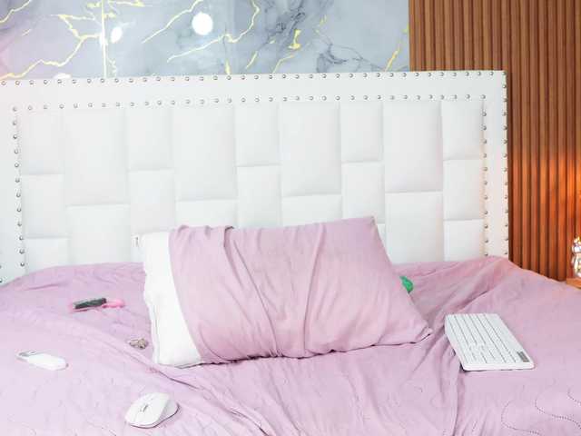 Indiancutiie live cam on BongaCams