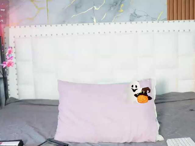 Indiancutiie live cam on BongaCams