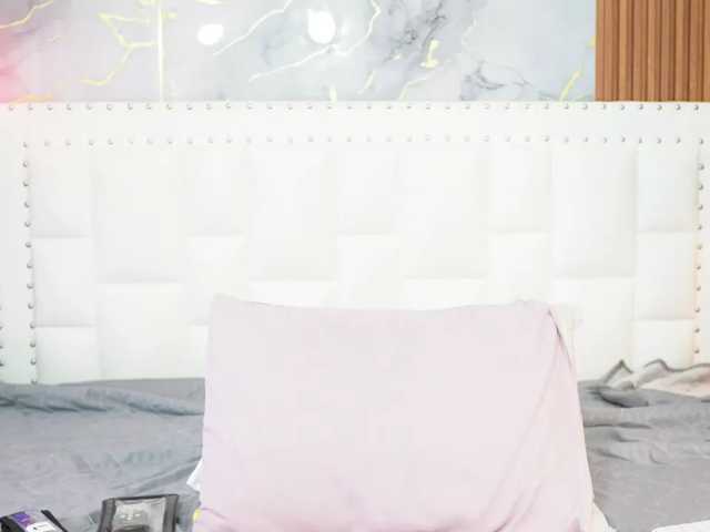 Indiancutiie live cam on BongaCams