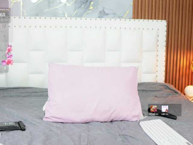 Indiancutiie live cam on BongaCams