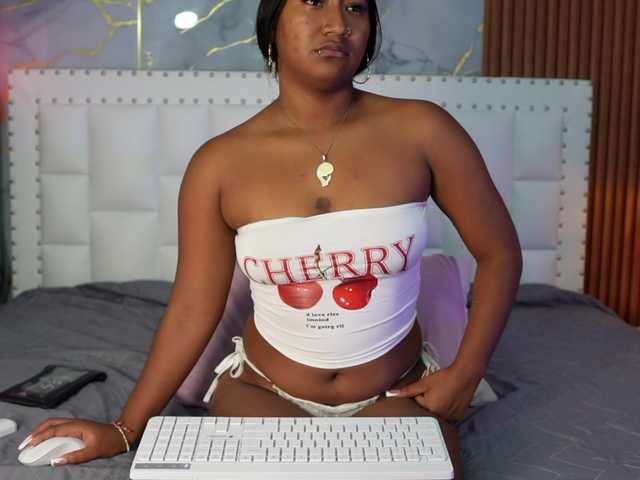 Indiancutiie live cam on BongaCams