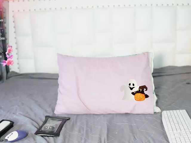 Indiancutiie live cam on BongaCams