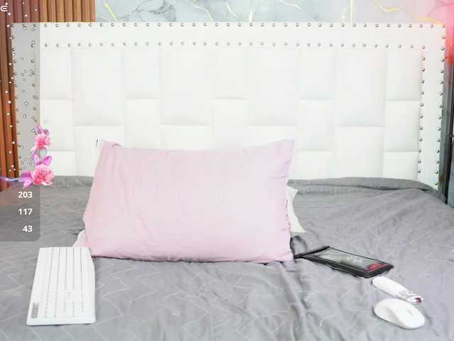 Indiancutiie live cam on BongaCams