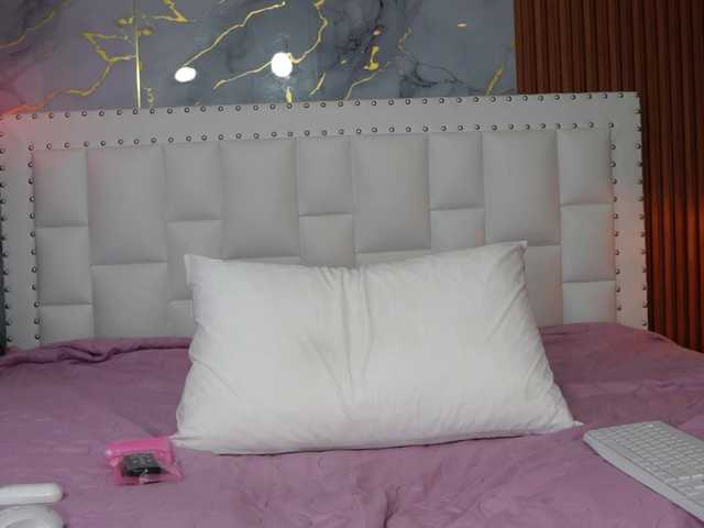Indiancutiie live cam on BongaCams