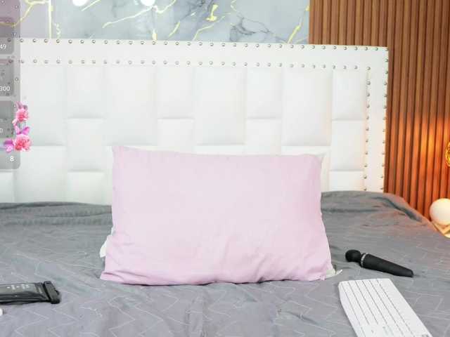 Indiancutiie live cam on BongaCams