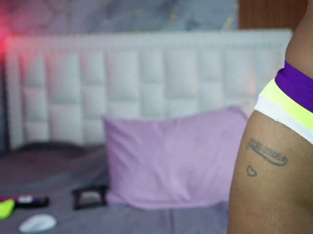 Indiancutiie live cam on BongaCams