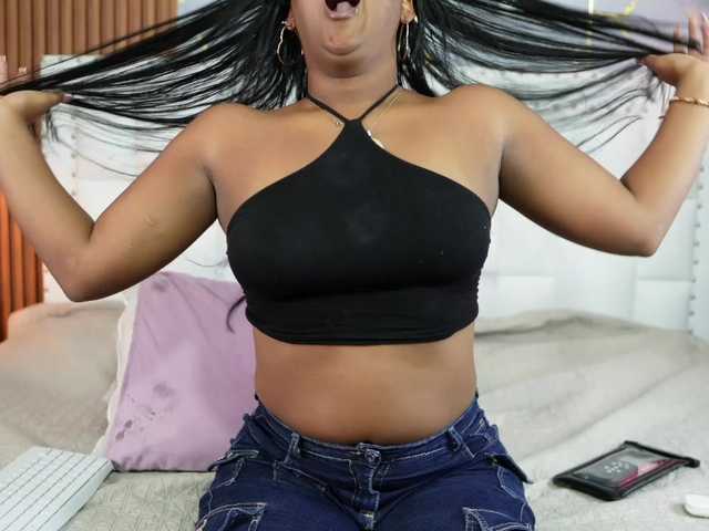 Indiancutiie live cam on BongaCams