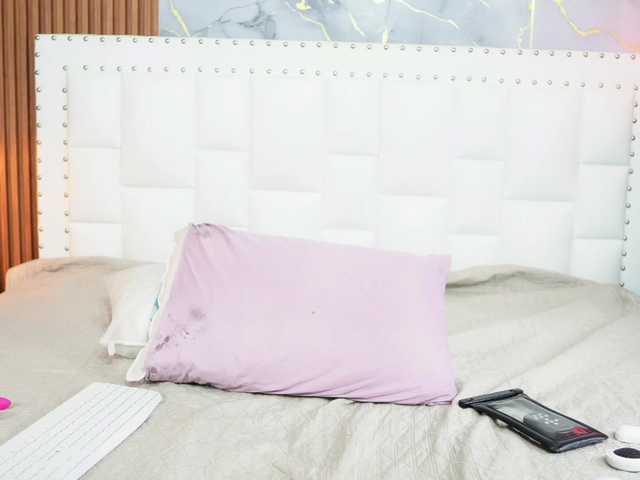 Indiancutiie live cam on BongaCams
