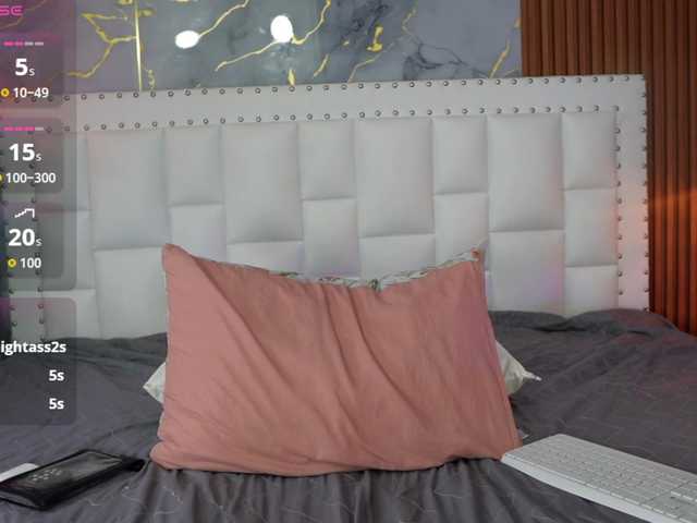 Indiancutiie live cam on BongaCams