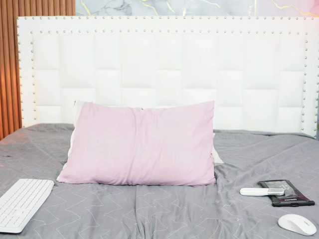 Indiancutiie live cam on BongaCams