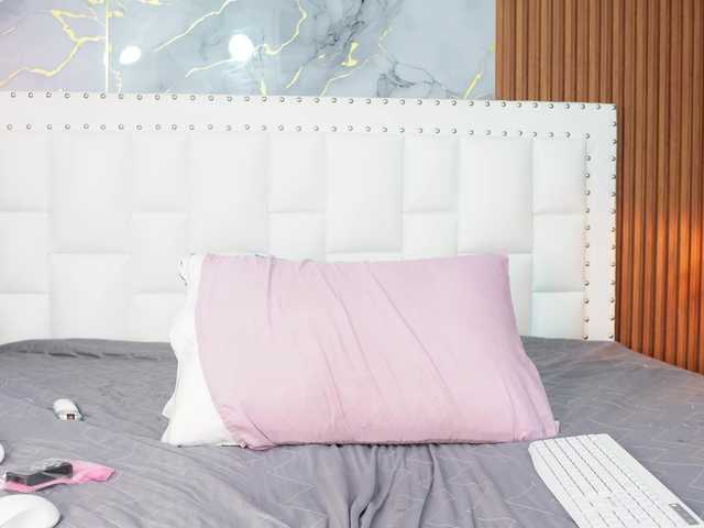 Indiancutiie live cam on BongaCams