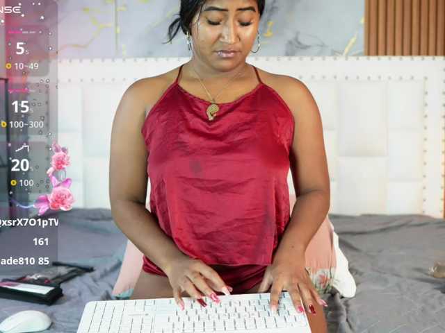 Indiancutiie live cam on BongaCams