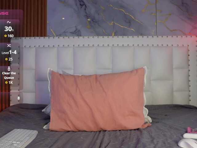 Indiancutiie live cam on BongaCams