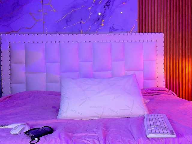 Indiancutiie's BongaCams show and profile