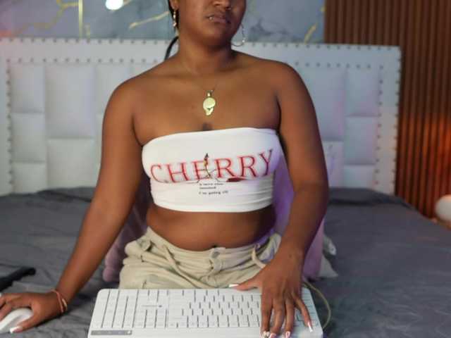 Indiancutiie live cam on BongaCams