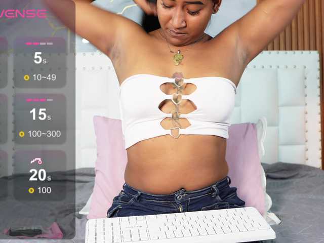 Indiancutiie live cam on BongaCams