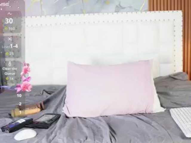 Indiancutiie live cam on BongaCams