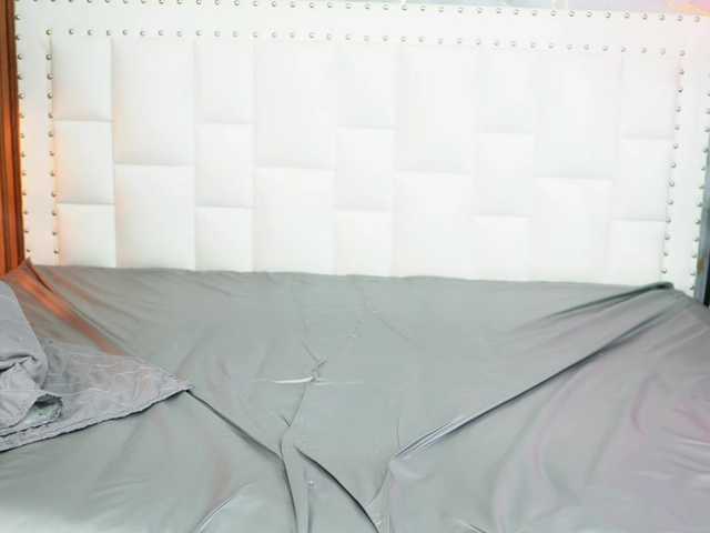 Indiancutiie live cam on BongaCams