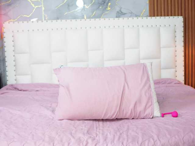 Indiancutiie live cam on BongaCams