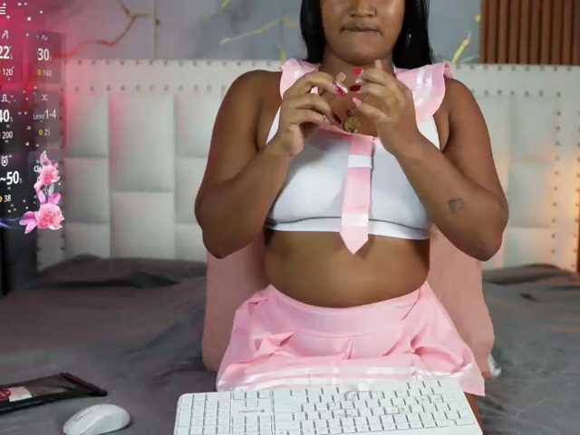 Indiancutiie live cam on BongaCams