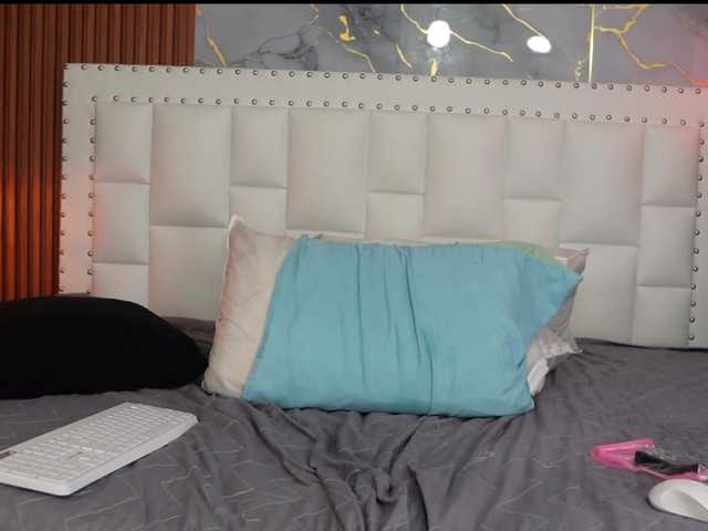 Indiancutiie live cam on BongaCams