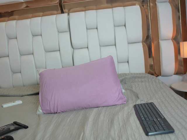 Indiancutiie live cam on BongaCams