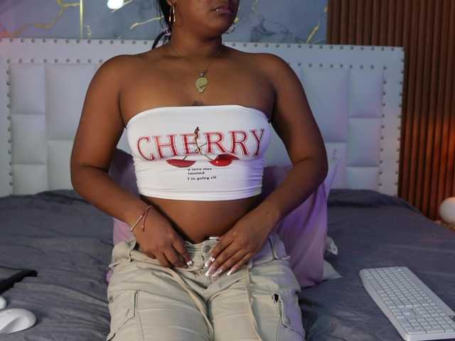 Indiancutiie live cam on BongaCams