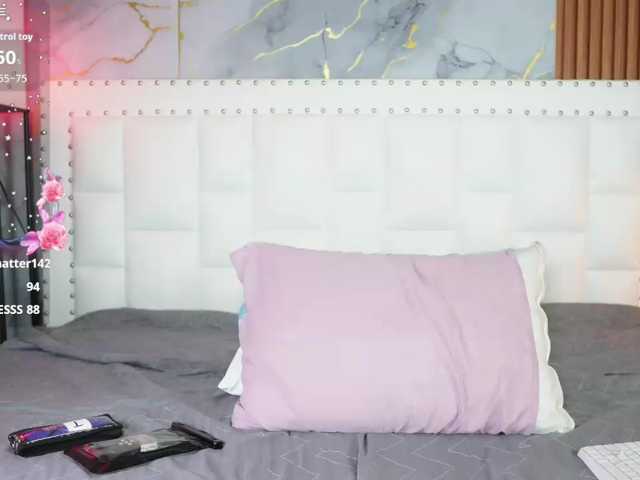 Indiancutiie live cam on BongaCams
