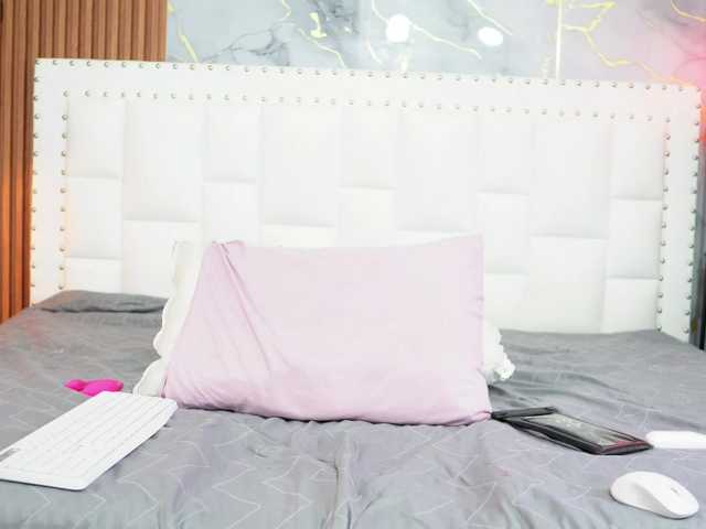 Indiancutiie live cam on BongaCams
