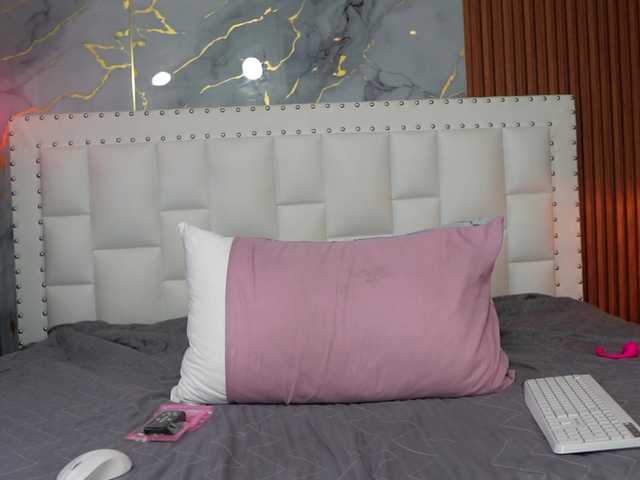 Indiancutiie live cam on BongaCams