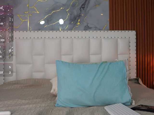 Indiancutiie live cam on BongaCams