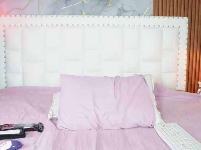 Indiancutiie live cam on BongaCams