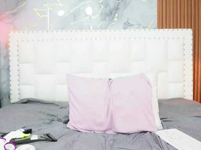 Indiancutiie live cam on BongaCams