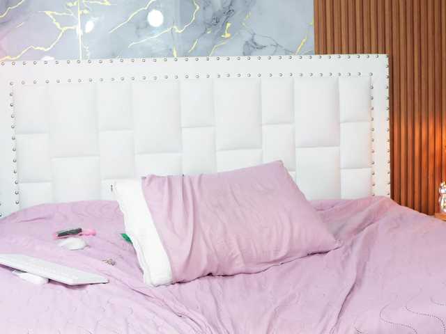 Indiancutiie live cam on BongaCams