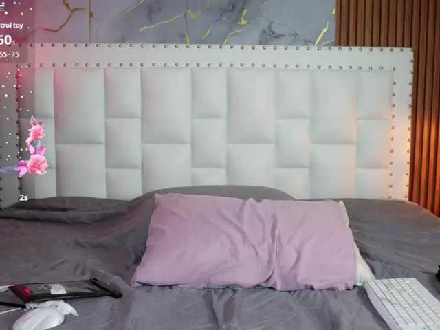 Indiancutiie live cam on BongaCams