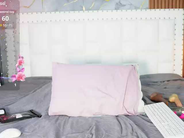 Indiancutiie live cam on BongaCams