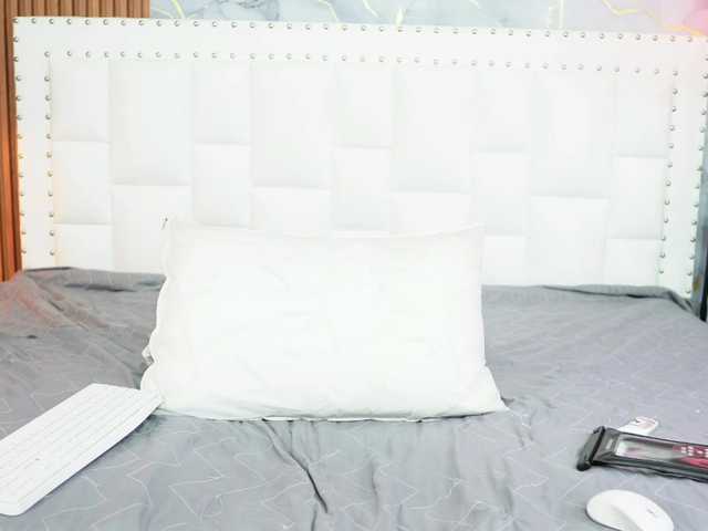 Indiancutiie live cam on BongaCams