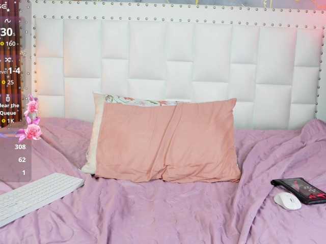 Indiancutiie live cam on BongaCams