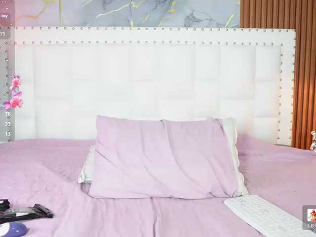 Indiancutiie live cam on BongaCams