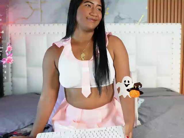 Indiancutiie live cam on BongaCams