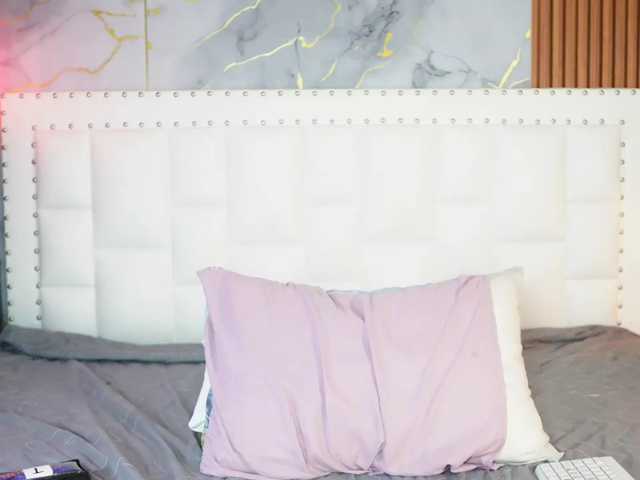 Indiancutiie live cam on BongaCams