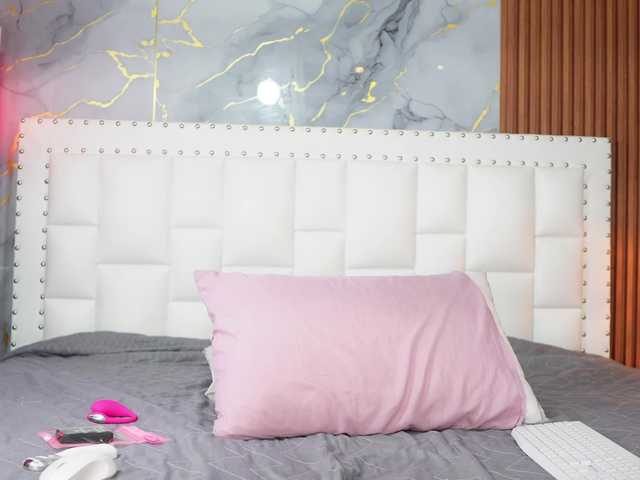 Indiancutiie live cam on BongaCams
